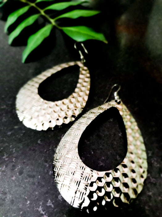 Oxidised Silver-Toned Earing