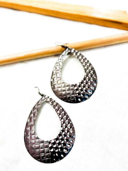 Oxidised Silver-Toned Earing