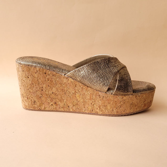 Dull Gold Textured Cross Wedge