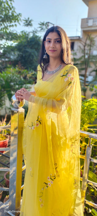 Sunflower Splendor (Pure Silk Organza Handpainted Saree)