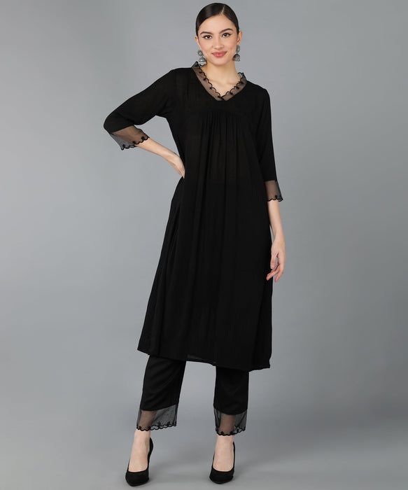 Black Solid Straight Kurta & Trouser