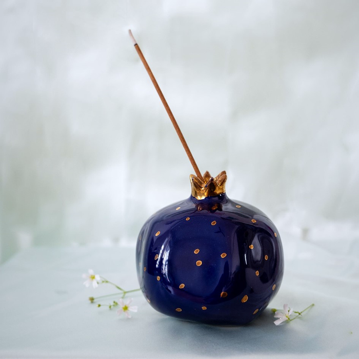 Ceramic Pomegranate Showpiece with Gold Plated Crown, 4 inch (Blinding Blue)