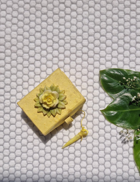 Lemon Floret Casket