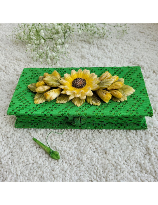 Nature'S Delight Combo: Floret Tang Envelope Box And Pine Sunflower Gaddi Box