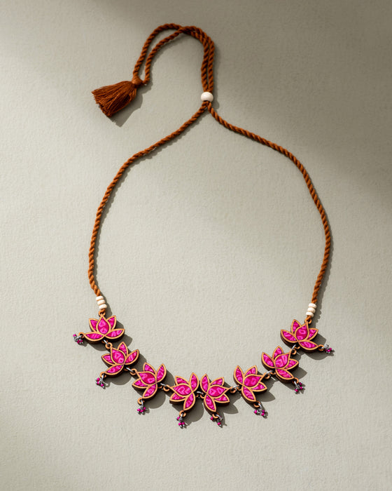 Pink Georgette Bandhani Fabric And Wood Choker Necklace