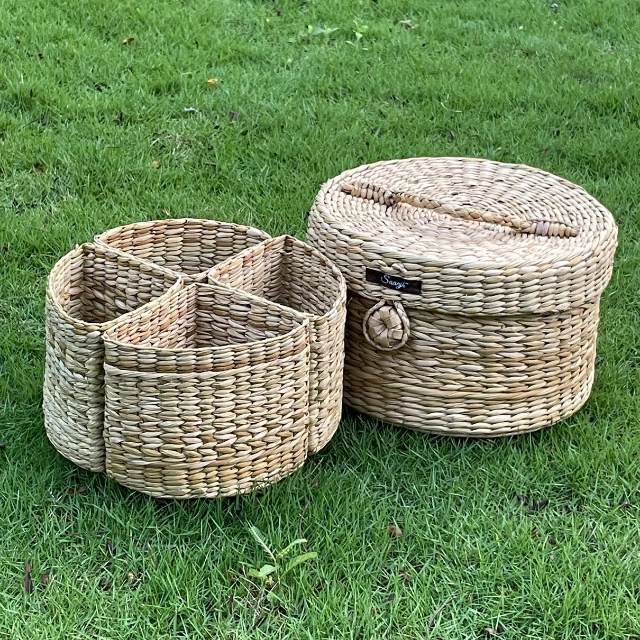 Kauna Straw Handwoven 4 Partitioned Circular Vanity Case