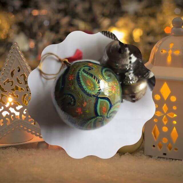 Paper Mache Baubles Green Flowers - Pack of 3