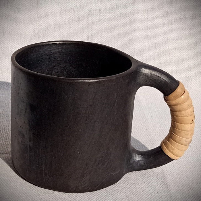 Longpi Black Pottery Beer Mug Medium