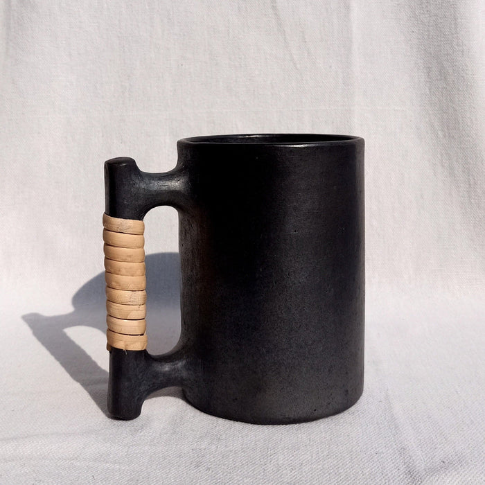 Longpi Black Pottery Beer Mug Large Round