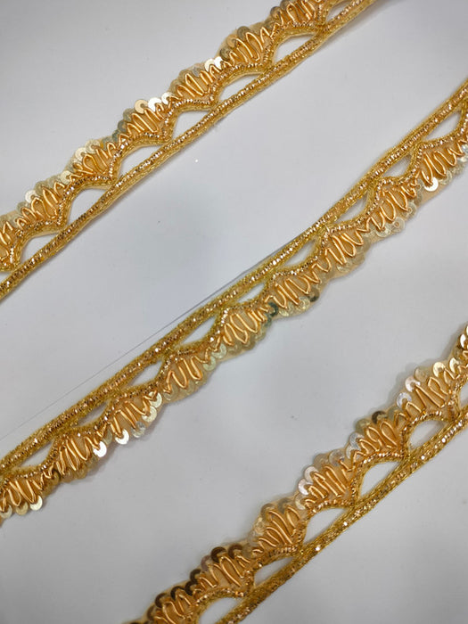 Golden Elegance: Scalloped Zardozi Handwork Trim