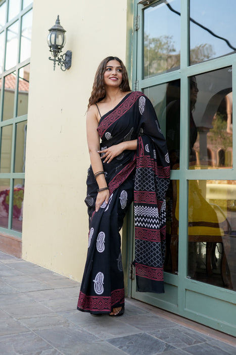 Ebony Elegance Saree