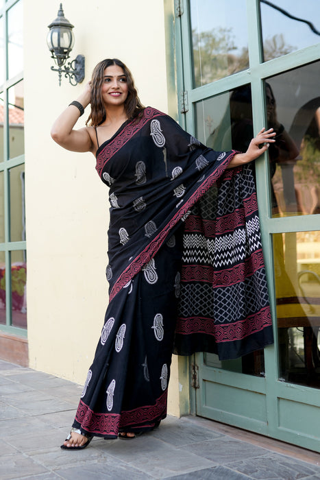 Ebony Elegance Saree