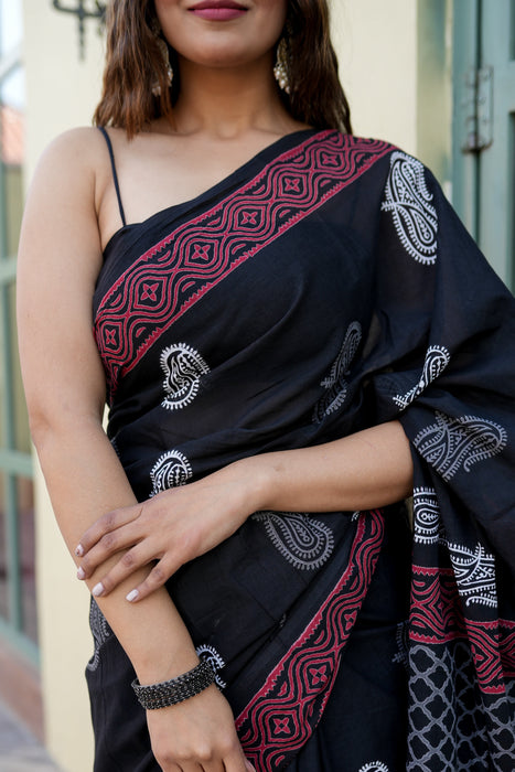 Ebony Elegance Saree