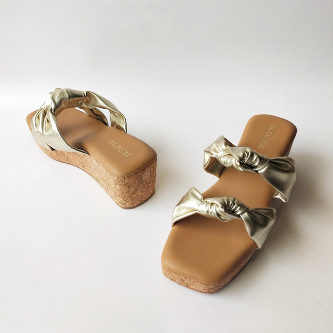 Double Knotted Platform Light Gold