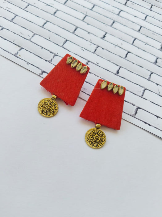 Kundan Simple Golden Coin Studs Earrings