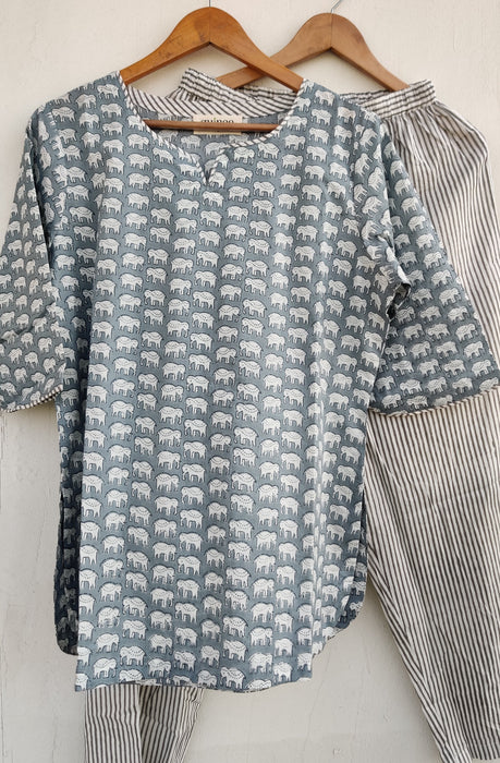 Feeling Elephantastic! Pj set with face mask - Grey