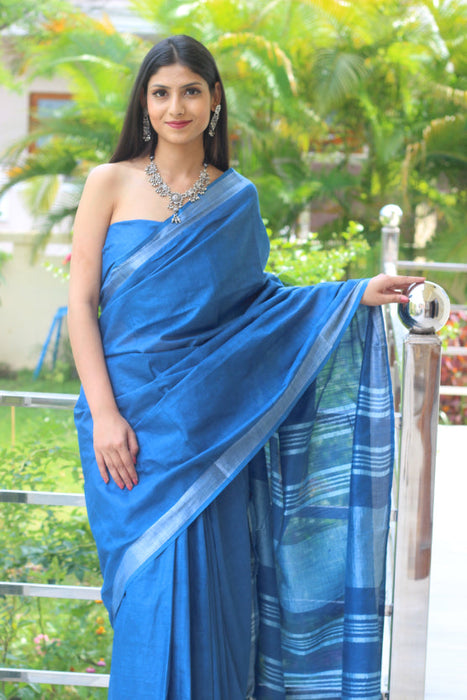 Coastal Muse Linen Blend Saree