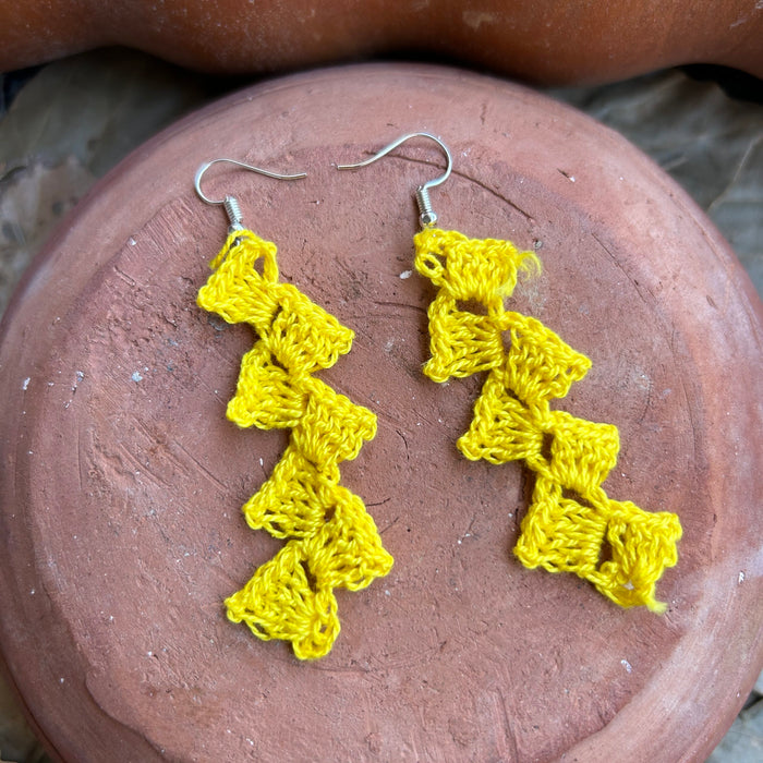 TULIP CROCHET EARRING