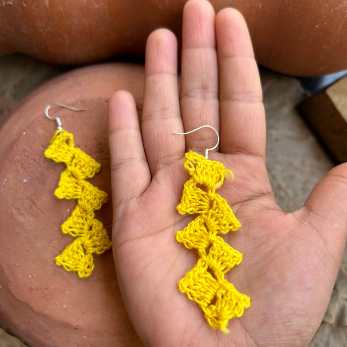 TULIP CROCHET EARRING