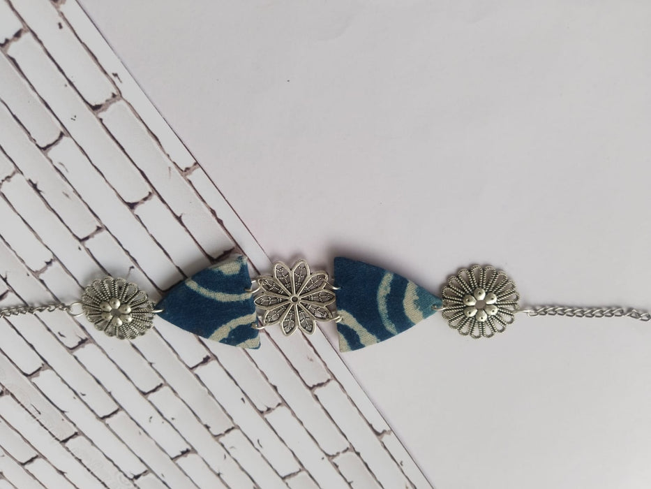 Indigo Blue Print Choker In Oxidised Silver