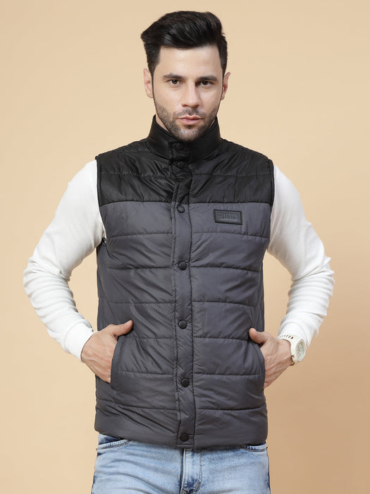 Men Colorblocked Sleeveless Puffer Jacket