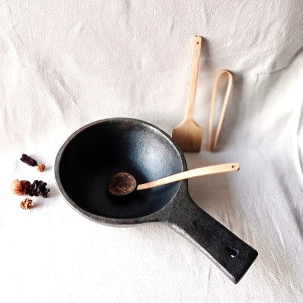 Wooden Longpi Black Pottery Deep Frying Pan