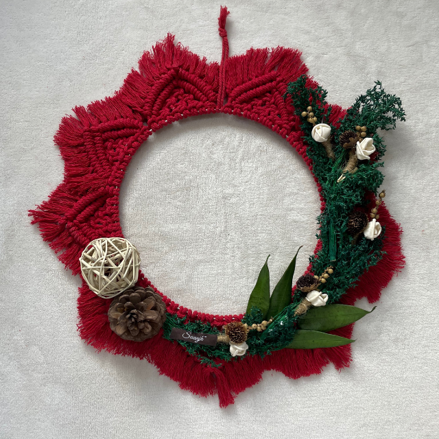 All-Natural Macrame Dried Flower Christmas Wreath