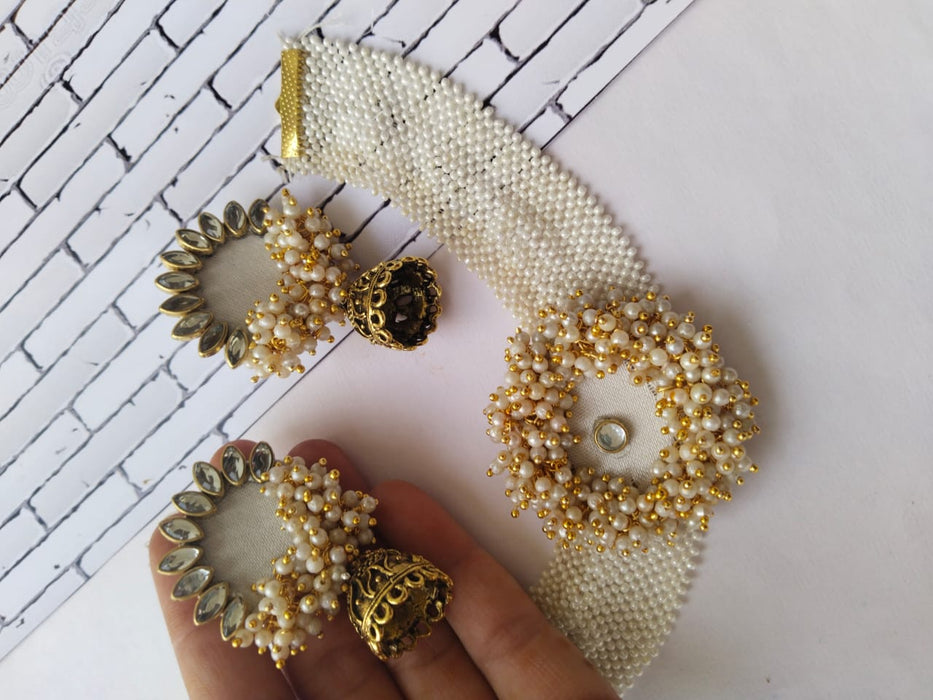 Motipatti Choker Set Beige Yellow Brown With Beads