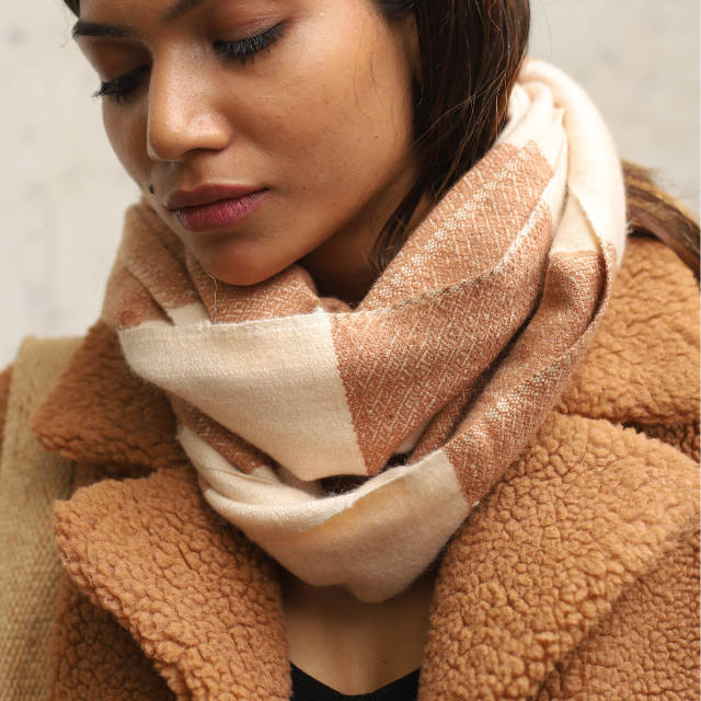 Handloom Cashmere Muffler - Peach Broad Lined