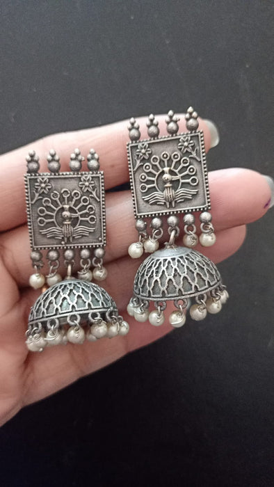 Jhumka with jaali