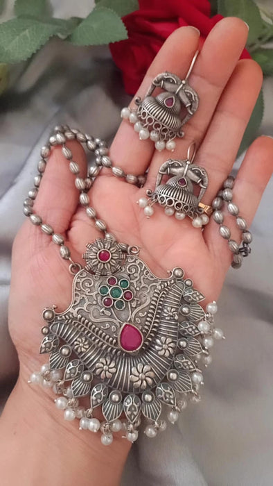 Madhuri necklace