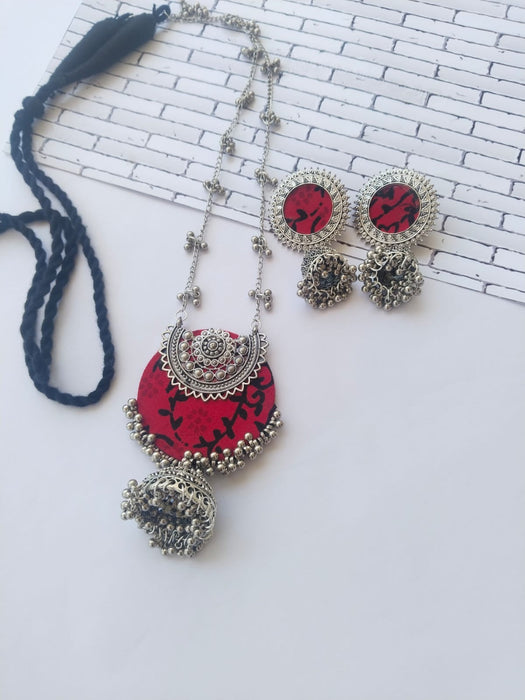 Red And Silver Printed Adjustable Necklace Earrings Set