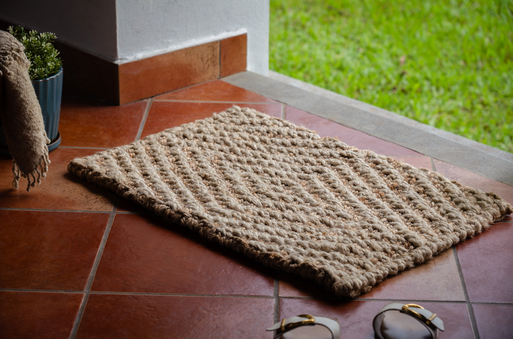 White Flourish Jute Mat