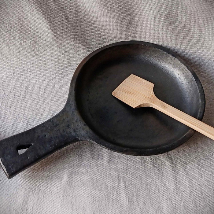 Wooden Longpi Black Pottery Skillet Round