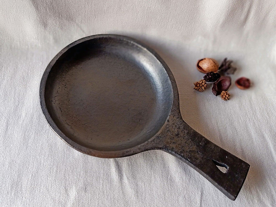 Wooden Longpi Black Pottery Skillet Round