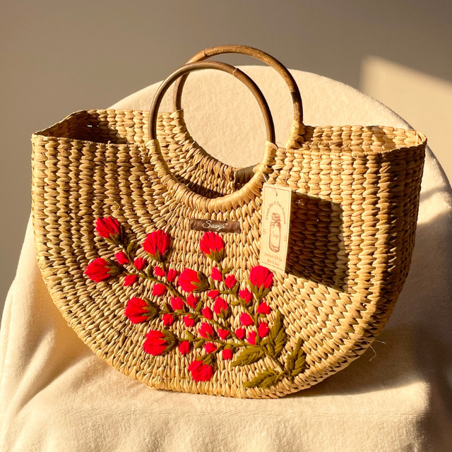 Red Bouquet Water Reed Handwoven Embroidered Handbag