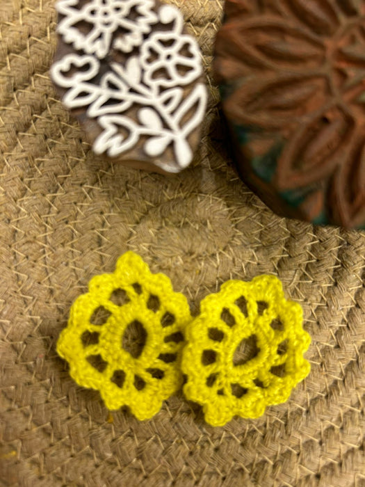 LEMONY CROCHET EARRING