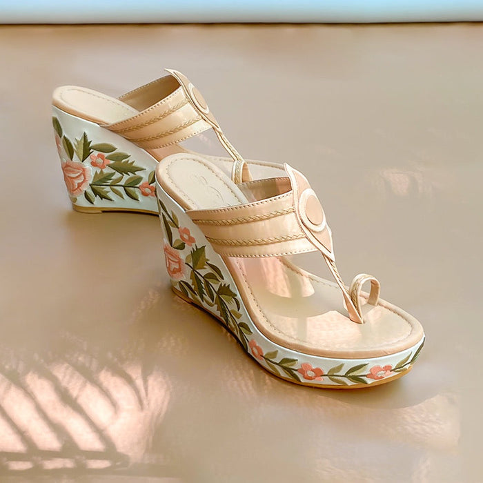 Nude Kolapuri Wedges