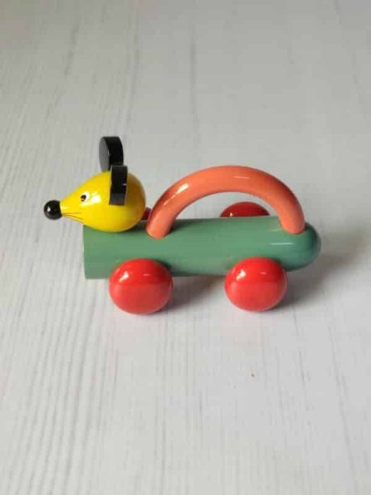 Wooden Mouse Pulling Toy With Wiggling Design