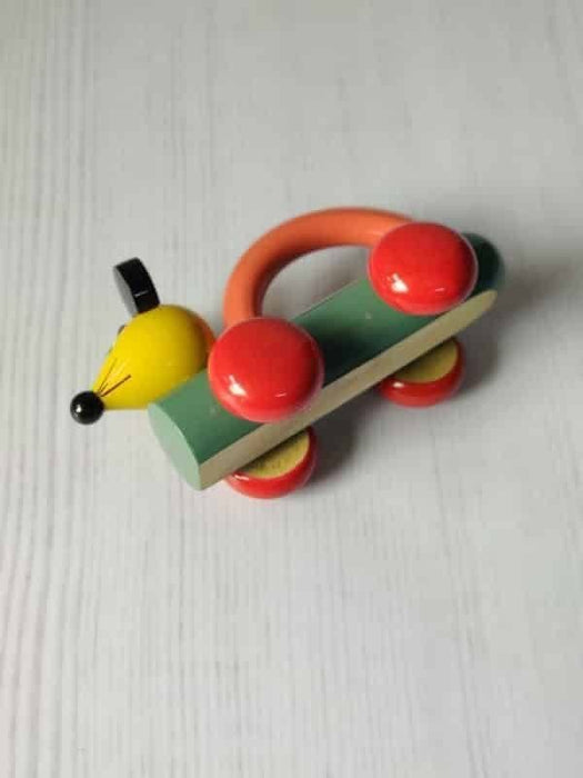 Wooden Mouse Pulling Toy With Wiggling Design