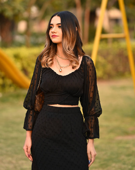 BLACK CURRENT KNOTTED TOP